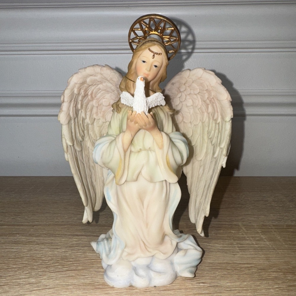 Angel Figurine Serena Embracing Faith Christmas Around‎ the World Hinged Wings